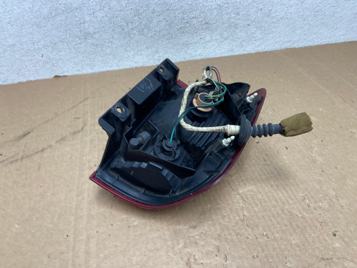1999 to 2004 Nissan Pathfinder Right Passenger Rh Side Tail light AG0507 LK6
