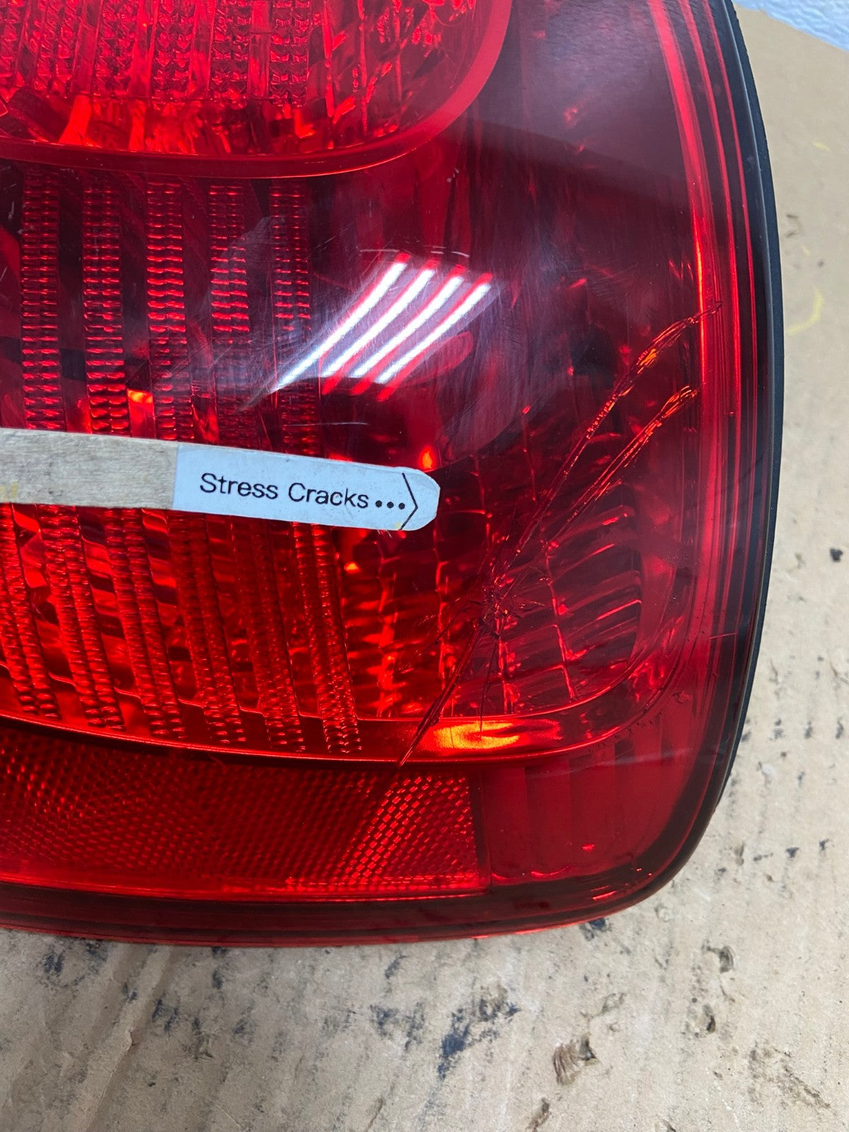 2001 - 2005 Lexus Gs300 Gs400 Gs430 Right Passenger Tail Light AD2383 LK4