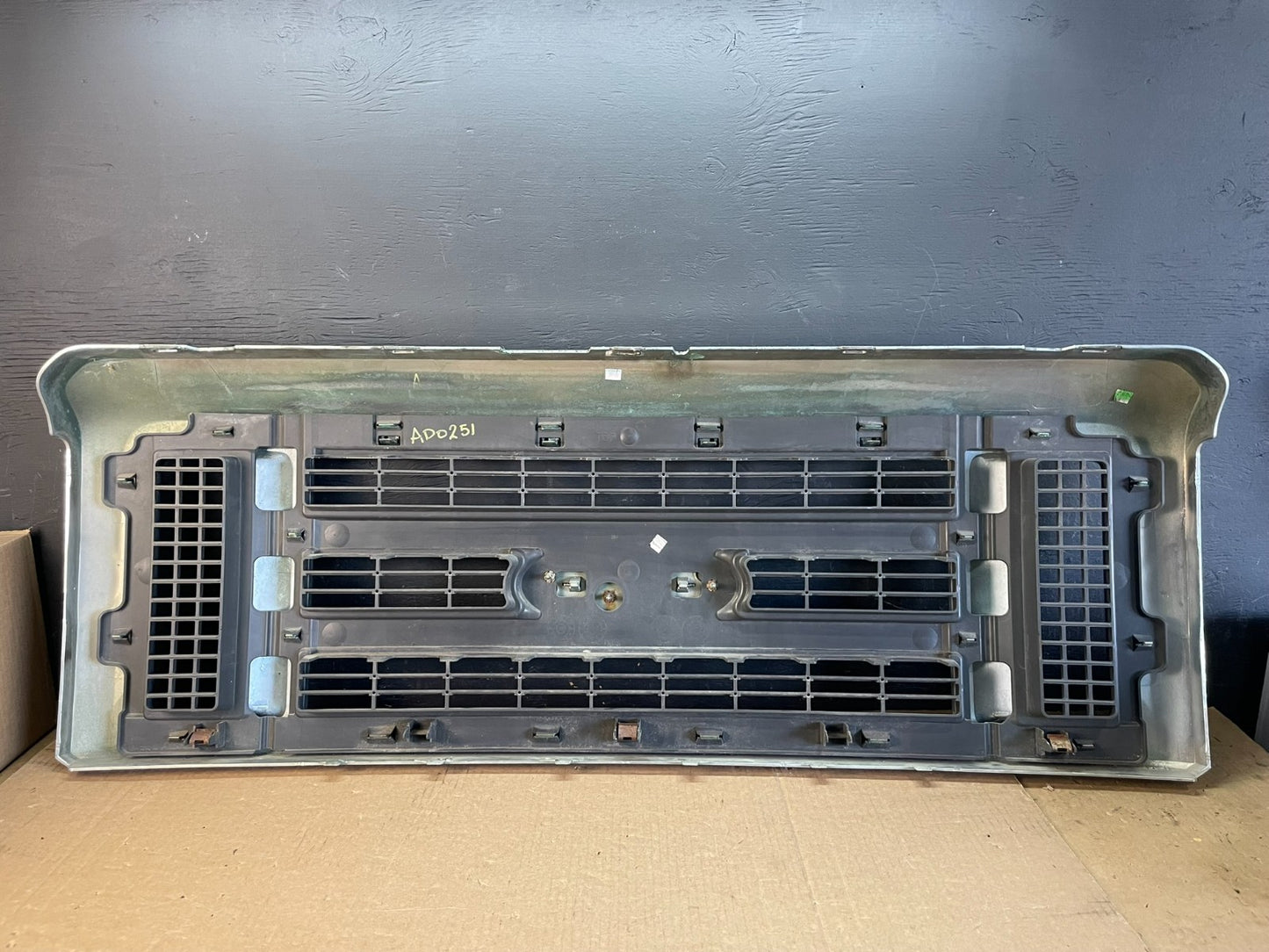 2008 to 2014 Ford Econoline E150 E250 Front Upper Chrome Grill Grille AD0251 DG3