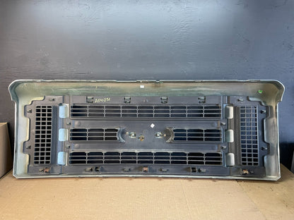 2008 to 2014 Ford Econoline E150 E250 Front Upper Chrome Grill Grille AD0251 DG3