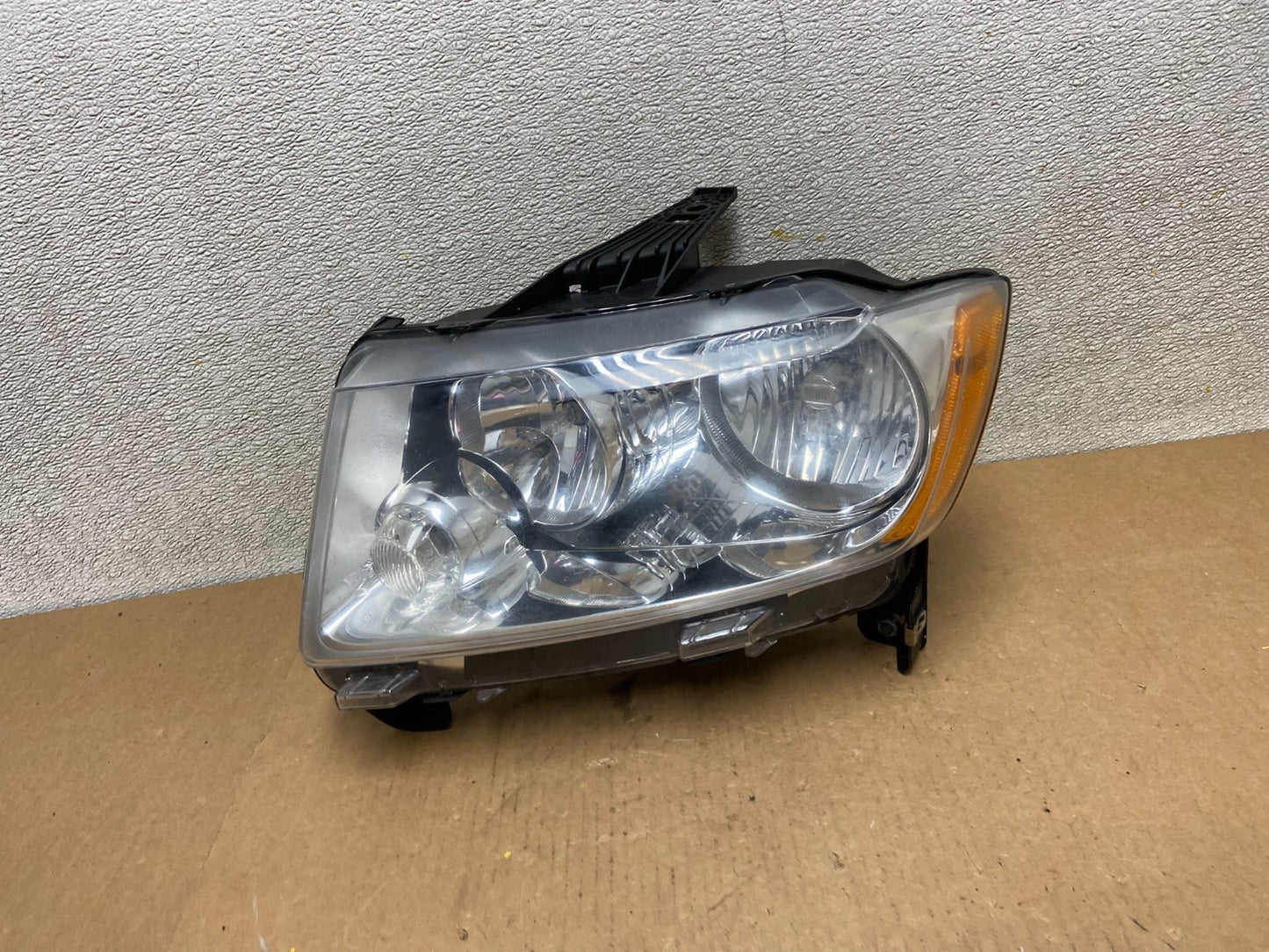 2011 to 2013 Jeep Grand Cherokee Halogen Left Driver Lh Headlight Oem Z6755 DW0