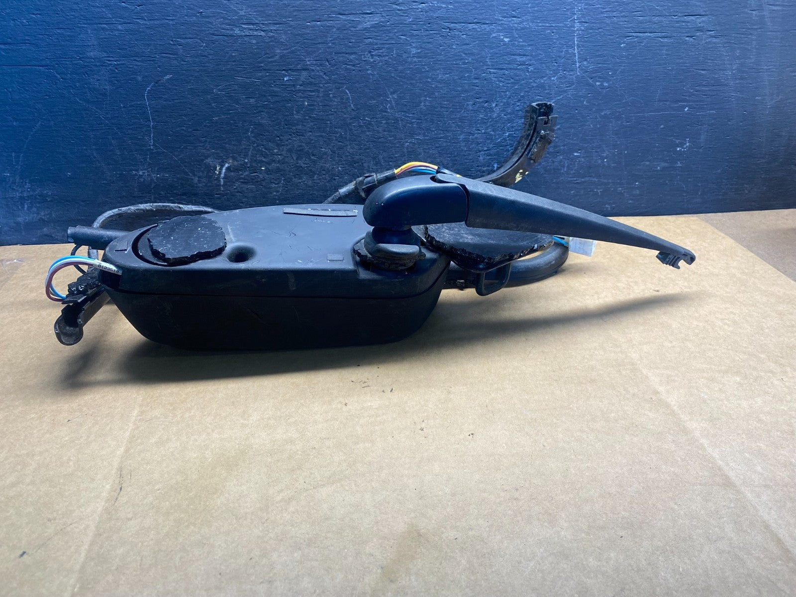 2011-2013 Jeep Grand Cherokee Tailgate Back Door Rear Wiper Motor Wiper AD74501