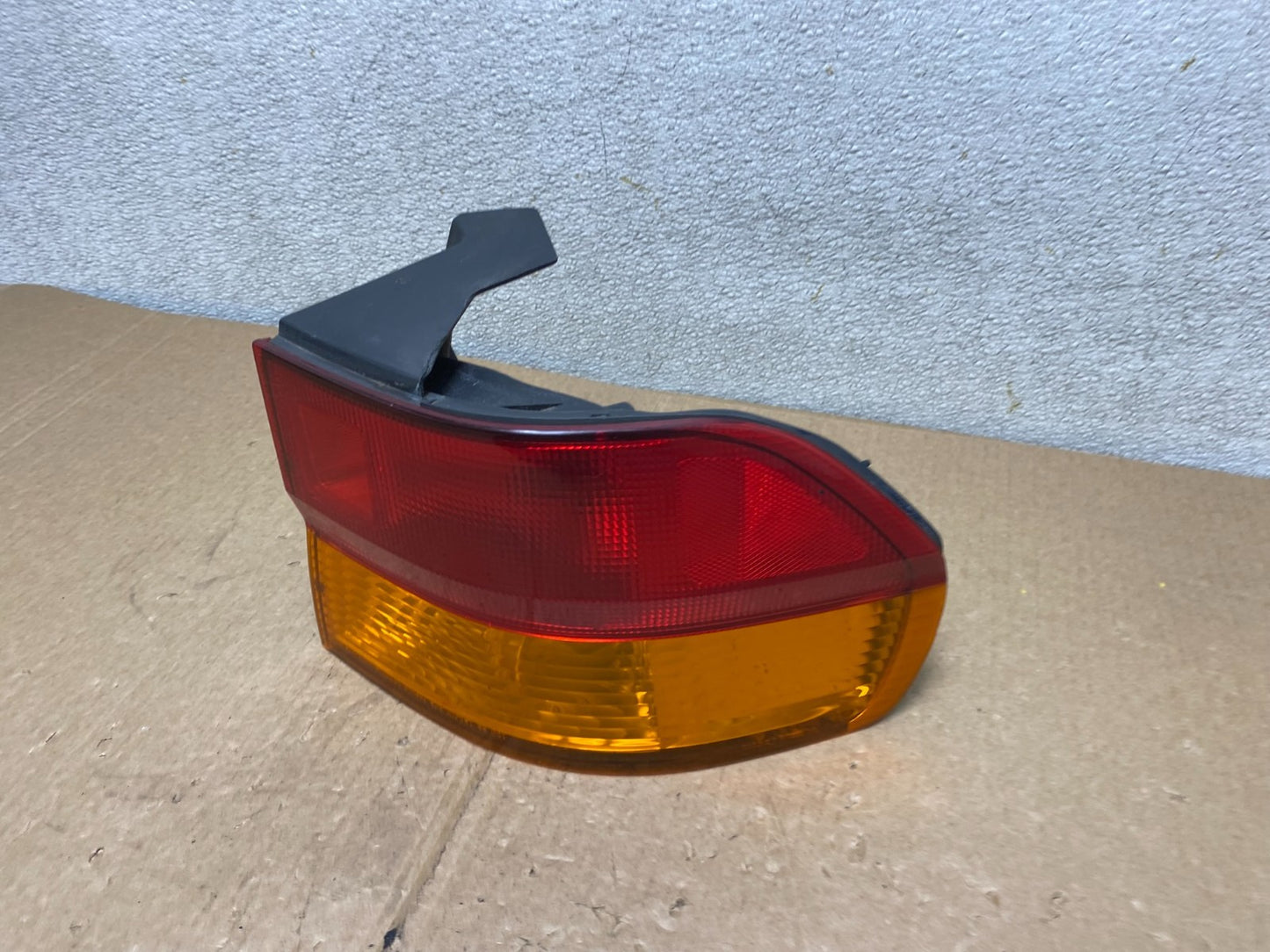 2002 2003 2004 Honda Odyssey Right Passenger Side Tail Light V1127 DW1