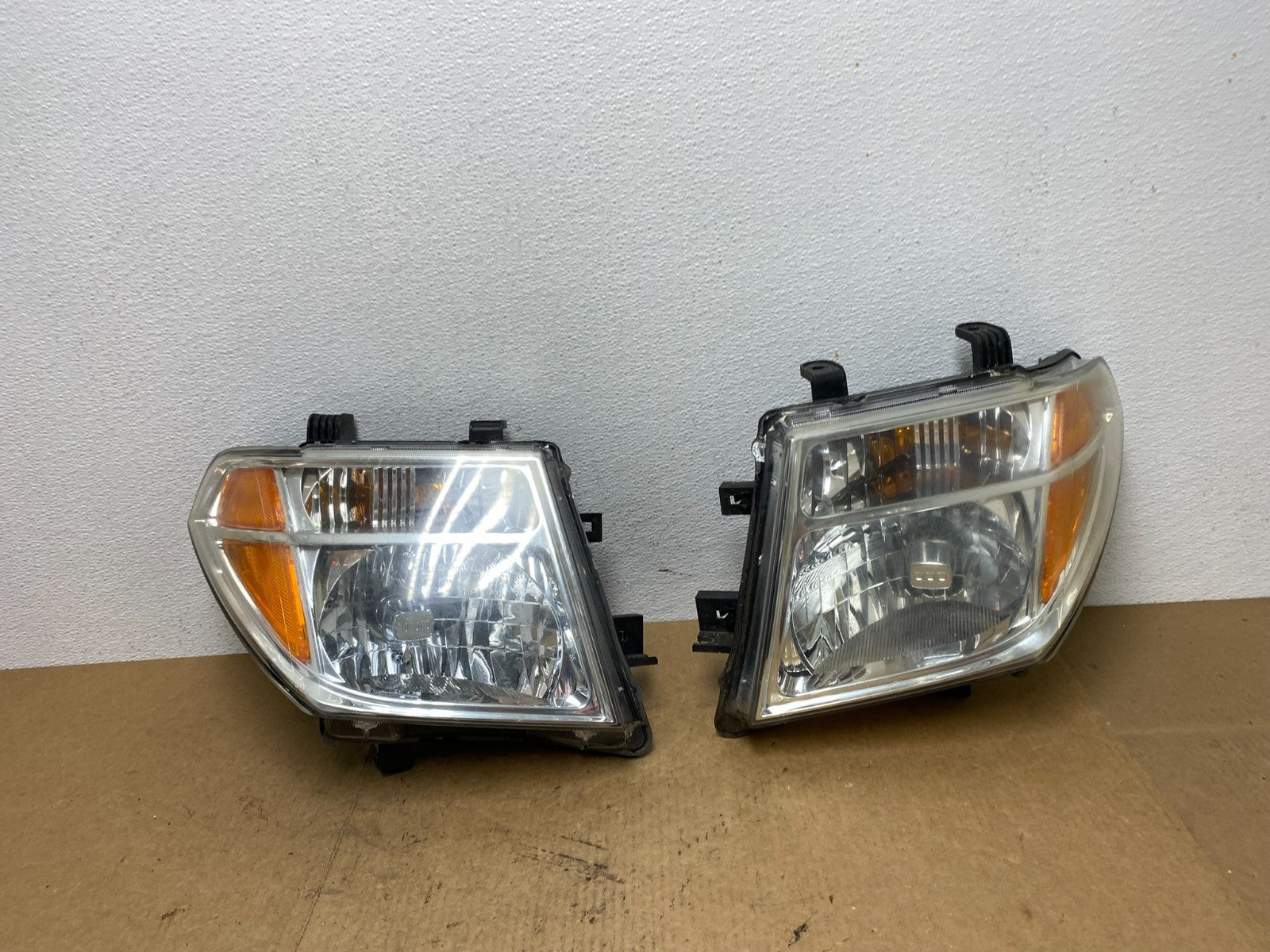 2005 2006 2007 Nissan Pathfinder Halogen Headlights Left+Right Oem AC3304 DW0