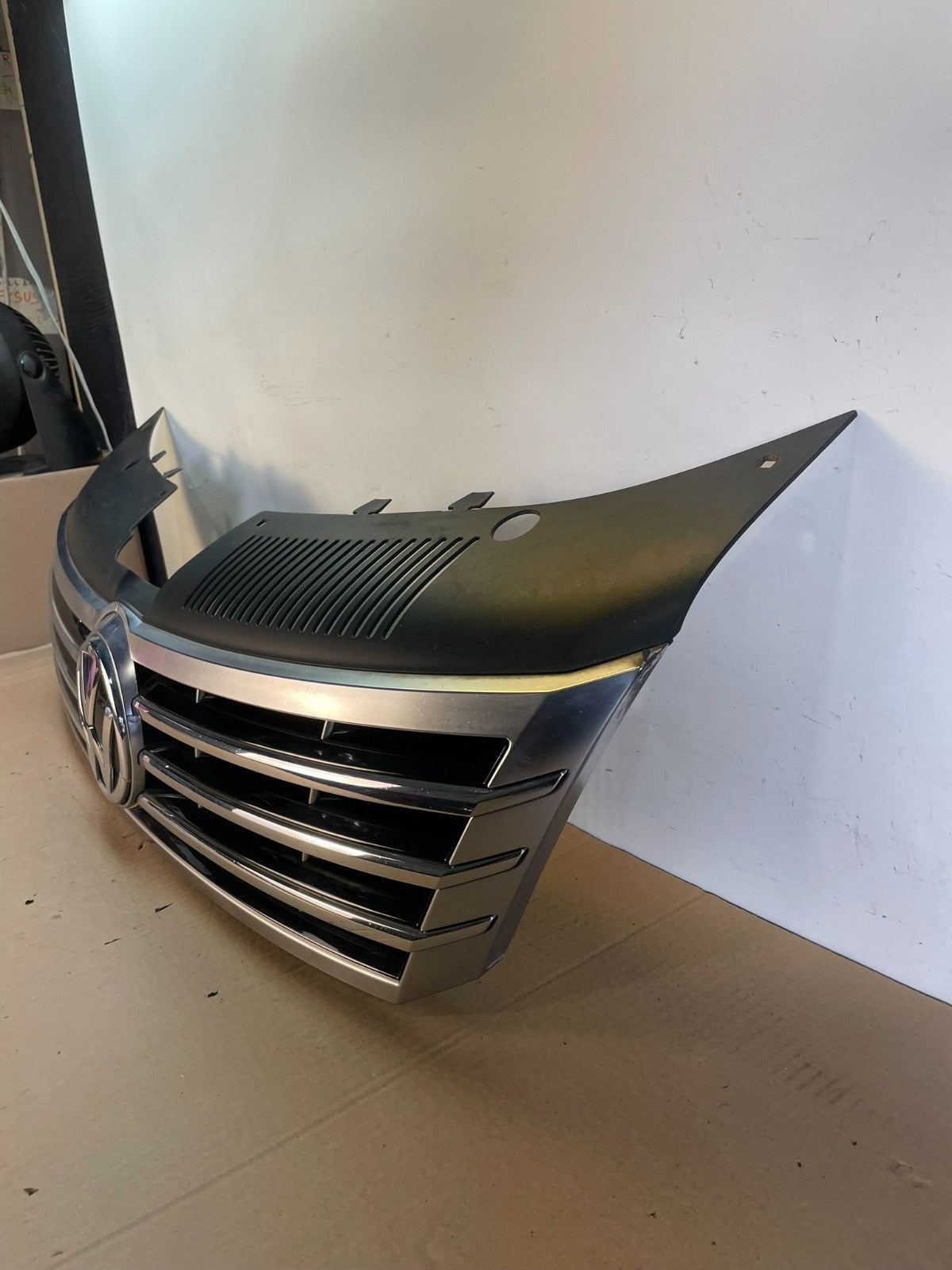 2012 to 2017 Volkswagen CC Front Upper Grill Grille ah6521 DG1