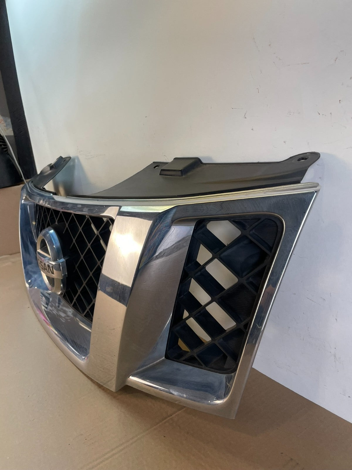 2008 to 2012 Nissan Pathfinder Front Upper Chrome Grill Grille AH6457 DG1