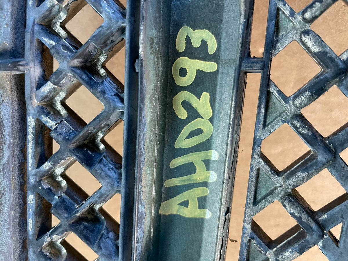 2006 to 2007 Toyota Highlander Front Upper Grille Grill W/ Emblem ah0293 DG4