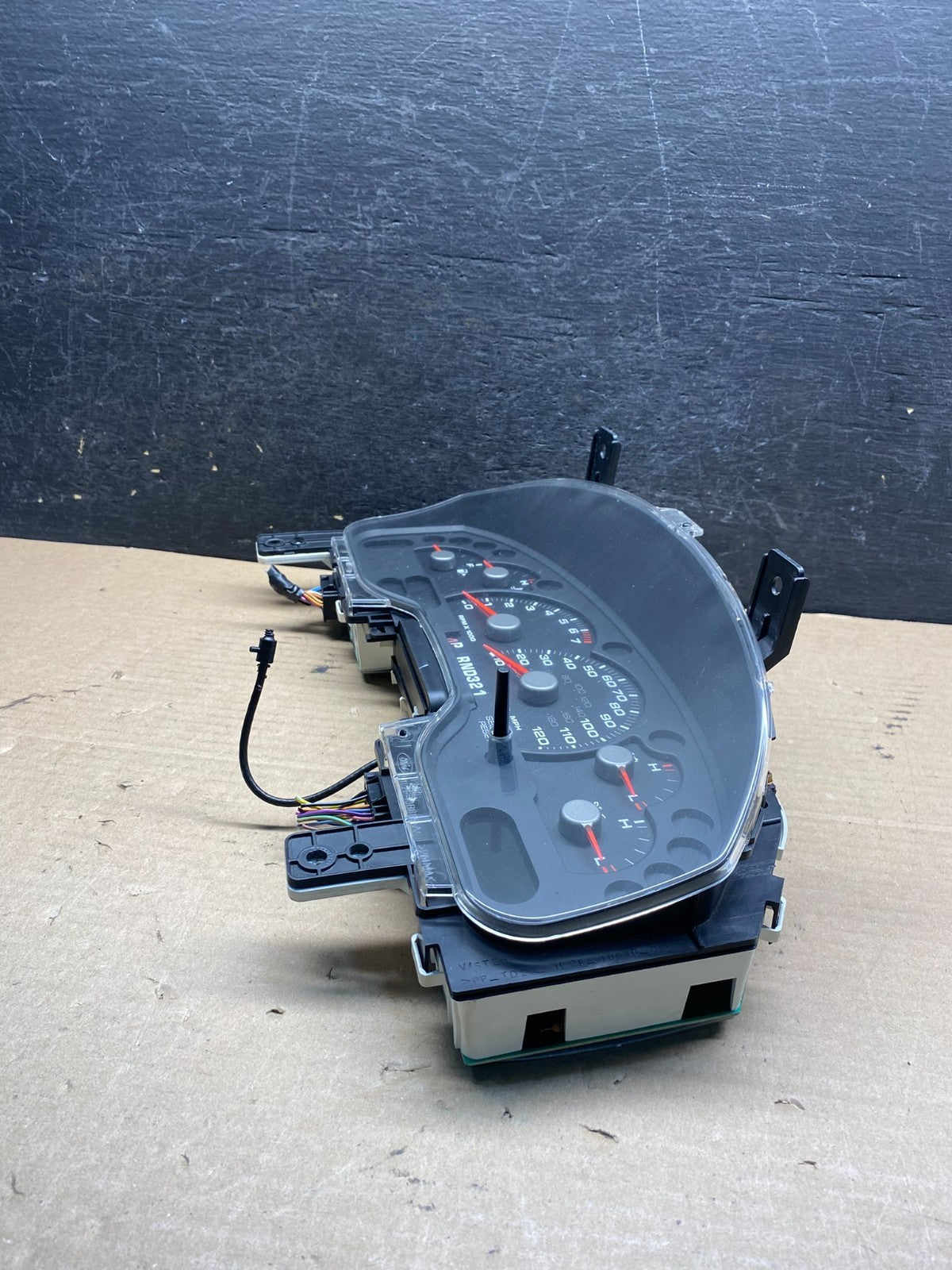 2004 2005 Ford Explorer Speedometer Cluster Gauge AH9792 DW2