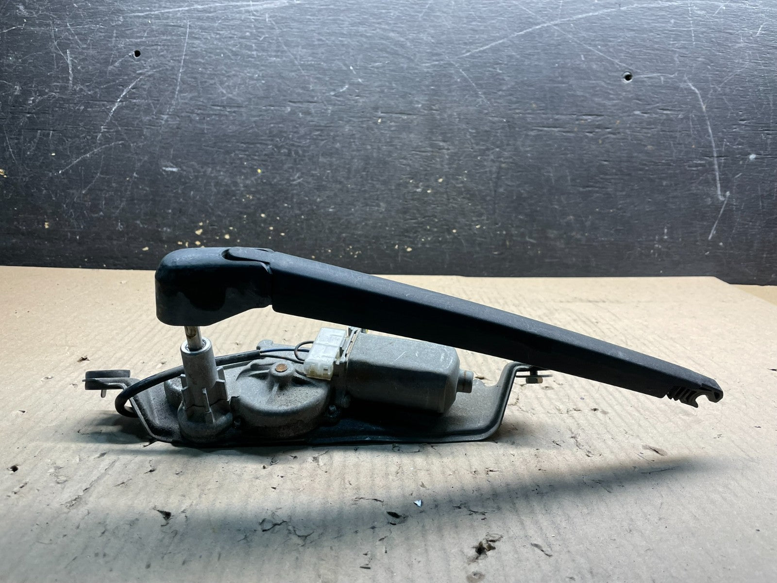 2007 to 2012 Mazda CX-7 CX7 Windshield Rear Wiper Motor x0533 DG3