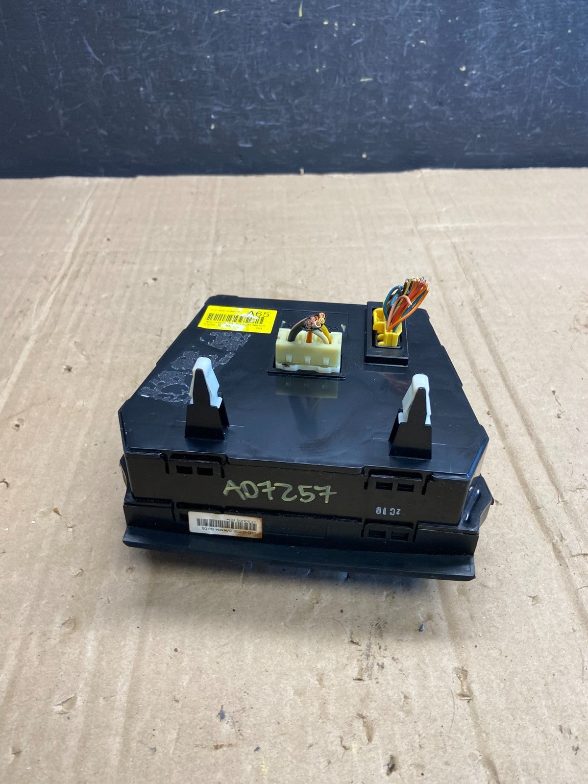 2011 - 2013 Hyundai Elantra Center Heater A/C AC Climate Control Panel AD7257 DG5