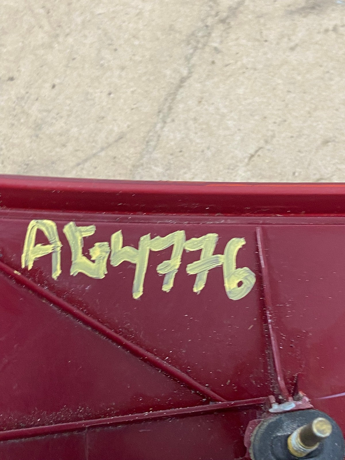 2004-2005 Toyota Sienna Right Passenger RH Side Inner Tail Light AG4776 LK7