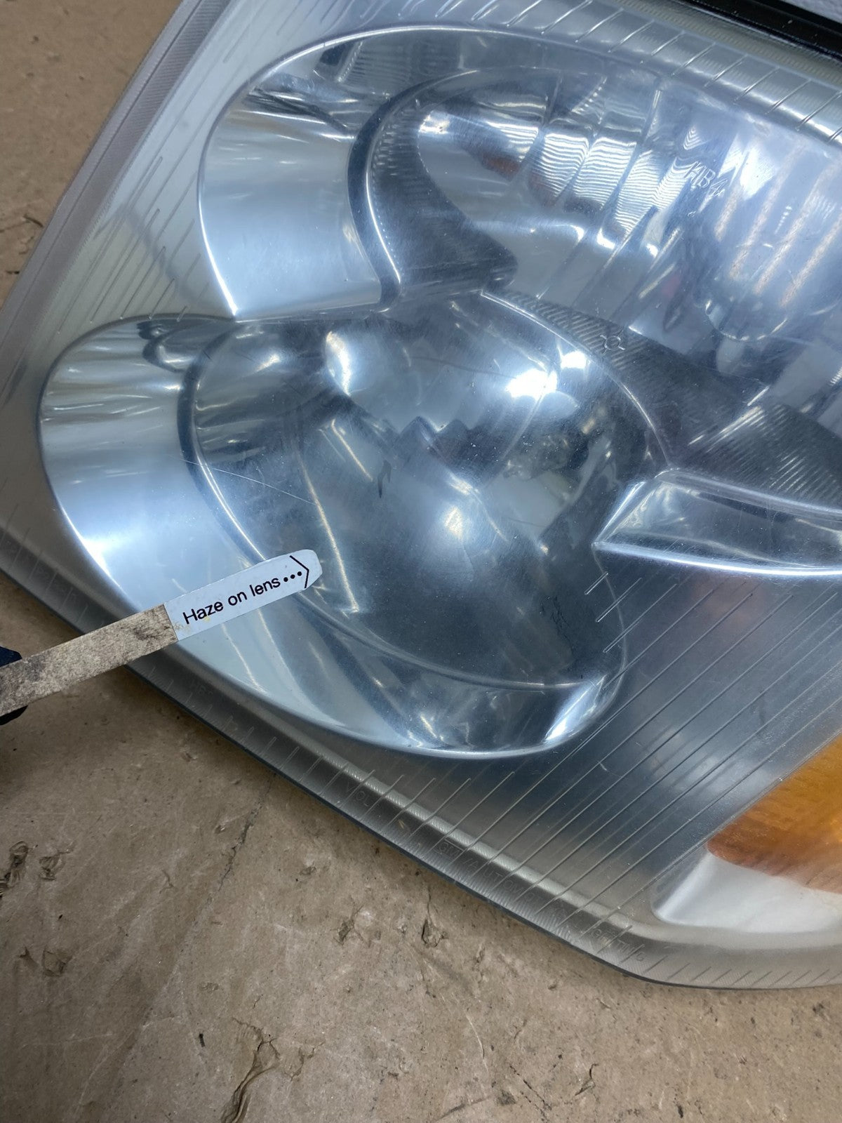 2002 to 2009 Gmc Envoy Left Driver Lh Side Headlight Halogen AC6087 DW4