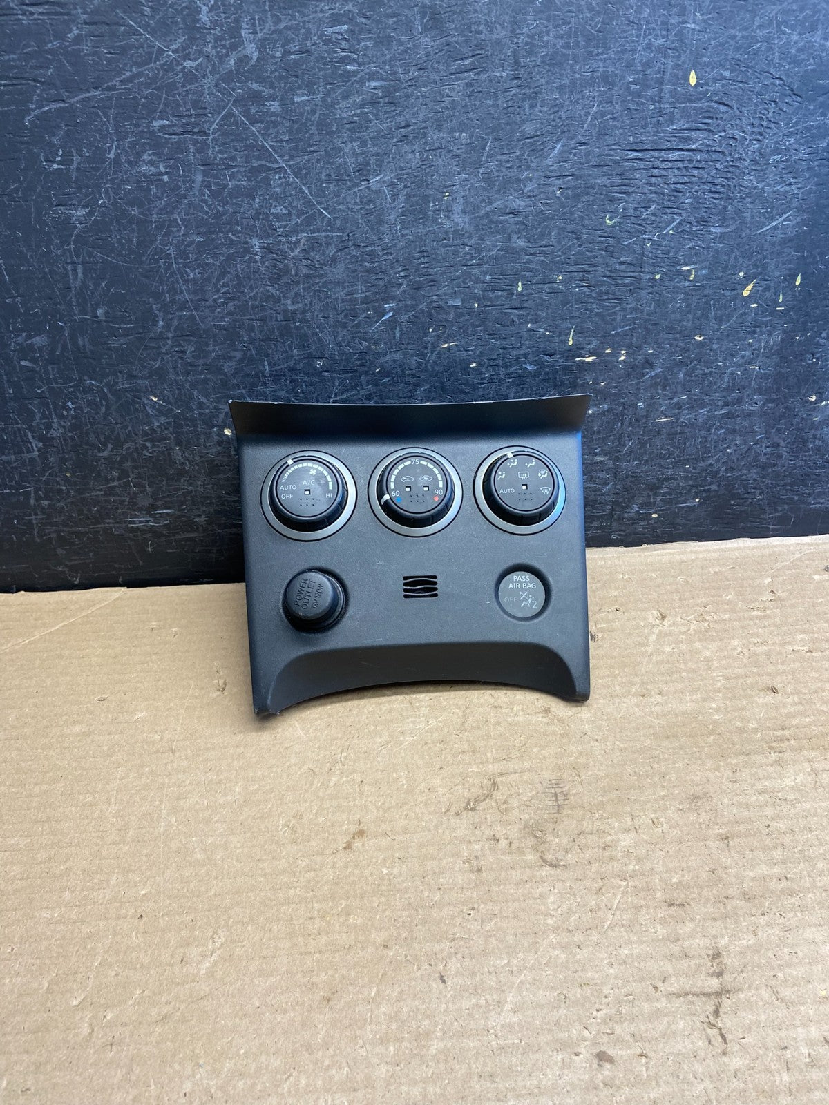2011 to 2015 Nissan Rogue Heater Temperature AC Climate Control AH3696 DG0
