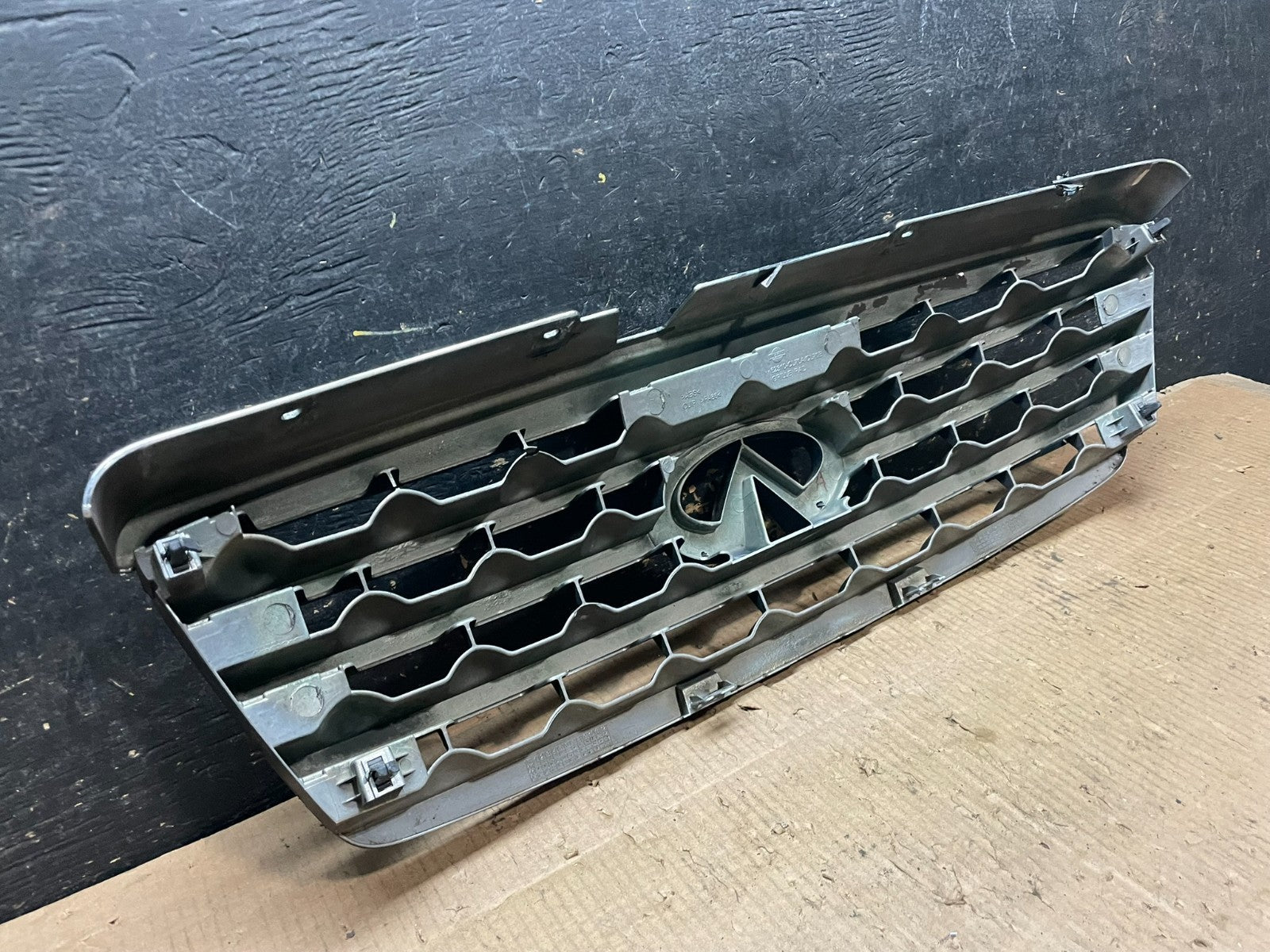 2006 2007 2008 Infiniti Fx35 Front Upper Grill Grille W/ Emblem OEM Y6462 DG7