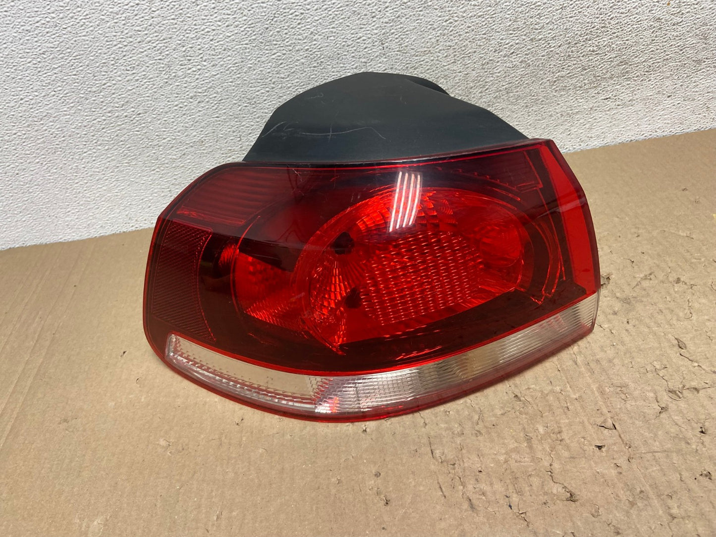 2010 to 2014 Volkswagen Golf & GTI Hatchback Left Side Tail Light AE9793 LK0