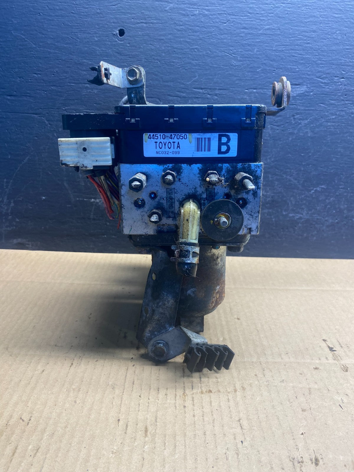 2004 - 2009 Toyota Prius ABS Brake Pump Anti Lock Module AD0469 DW1
