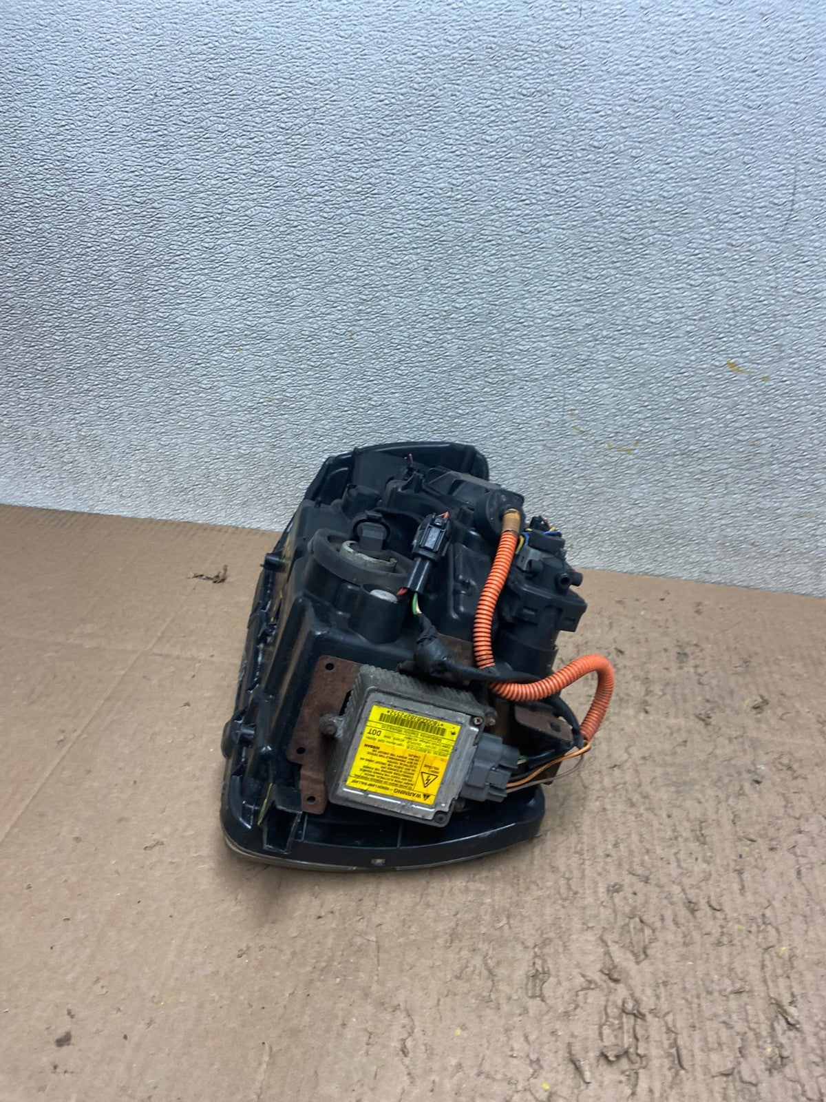 2001 to 2003 Infiniti QX4 Xenon HID Driver Left LH Side Headlight OEM Y5010 DW9