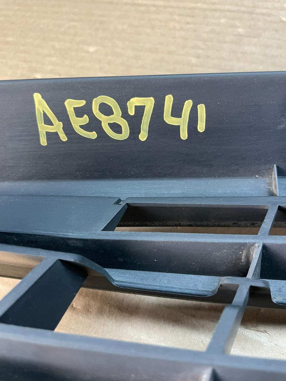 2002 2003 2004 Infiniti Q45 Front Grille Grill AE8741 DG5