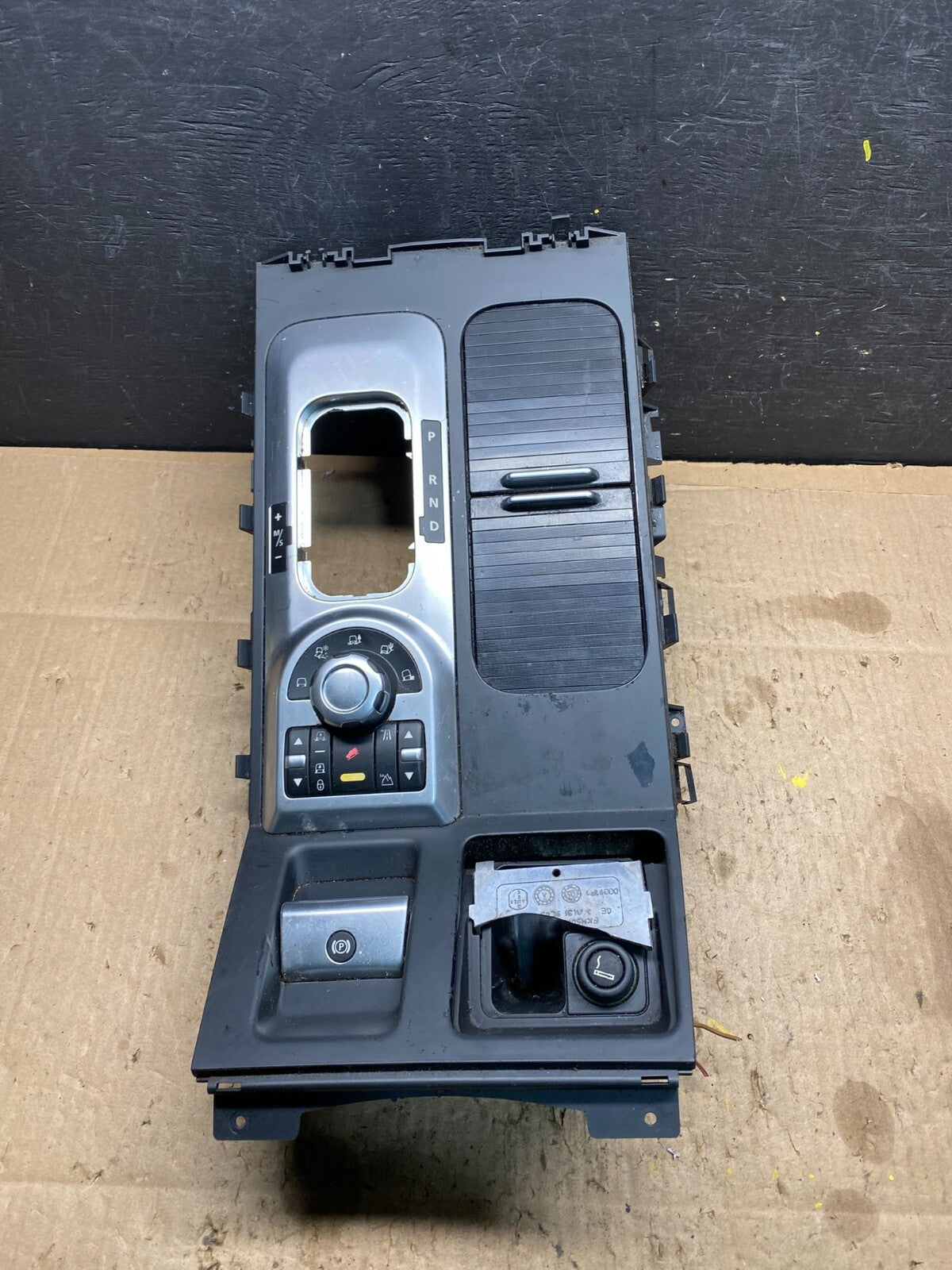 2010-2012 Land Rover Range Rover HSE Center Console Shifter Bezel Trim M8559 DG1