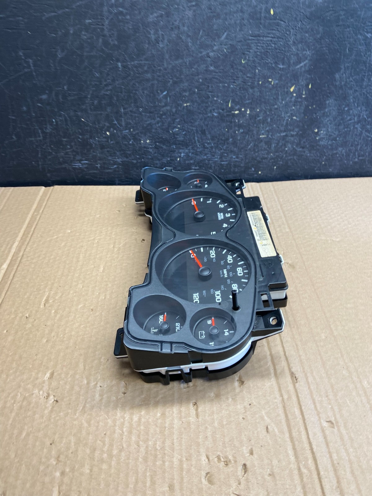 2007 to 2013 Chevrolet Silverado Suburban Cluster Gauge Speedometer AF6152 DG2