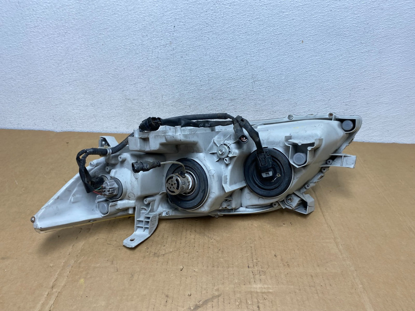 2007 - 2009 Toyota Camry Halogen Right Passenger Headlight AC8460 DW4