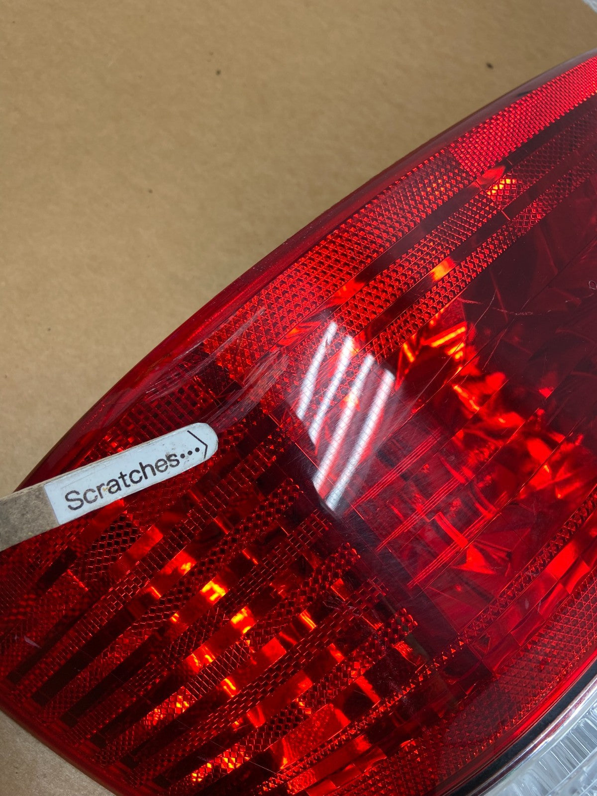 2003 to 2004 Toyota Avalon Right Passenger RH Side Tail Light AD8861 DW3