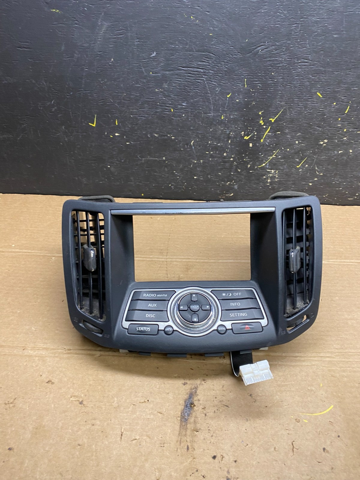 2010 to 2013 Infiniti G37 Radio Player Climate Control Panel Bezel W6589 DG0