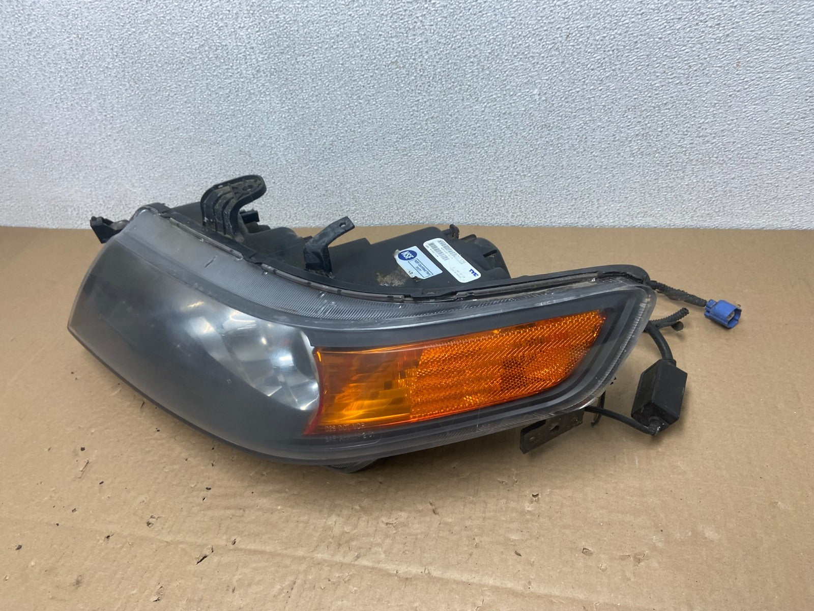 2004 to 2008 Acura TSX Left Driver Side Xenon HID Headlight TYC AB6189 DW1