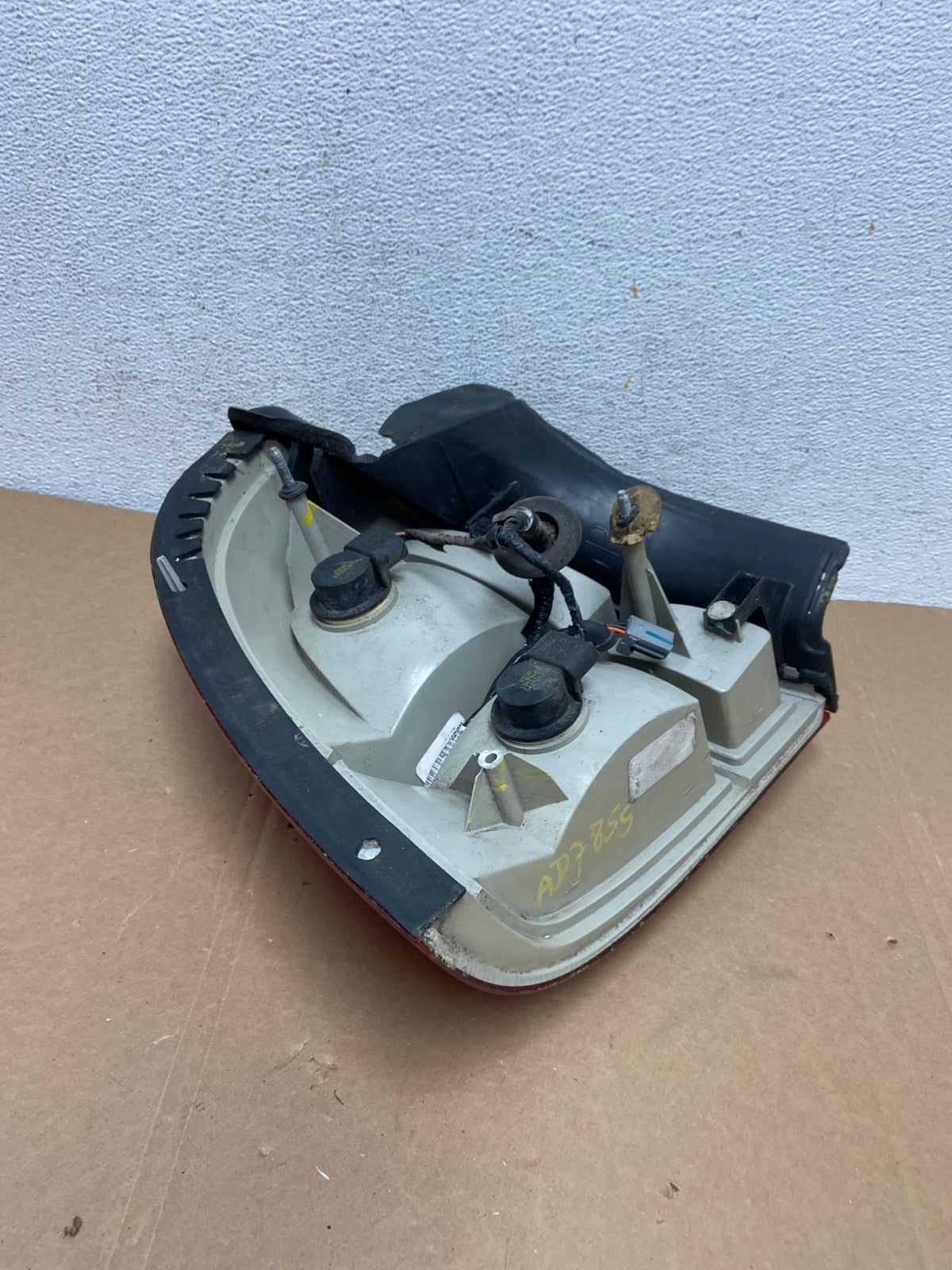 2003 to 2011 Lincoln Town Car Right Passenger Rh Tail Light AD7855 LK5