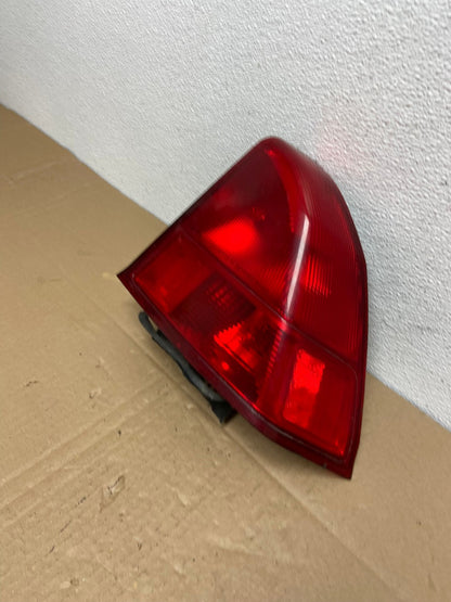 2001 2002 Honda Civic Sedan Right Passenger Rh Side Tail Light OEM AC3787 LK1