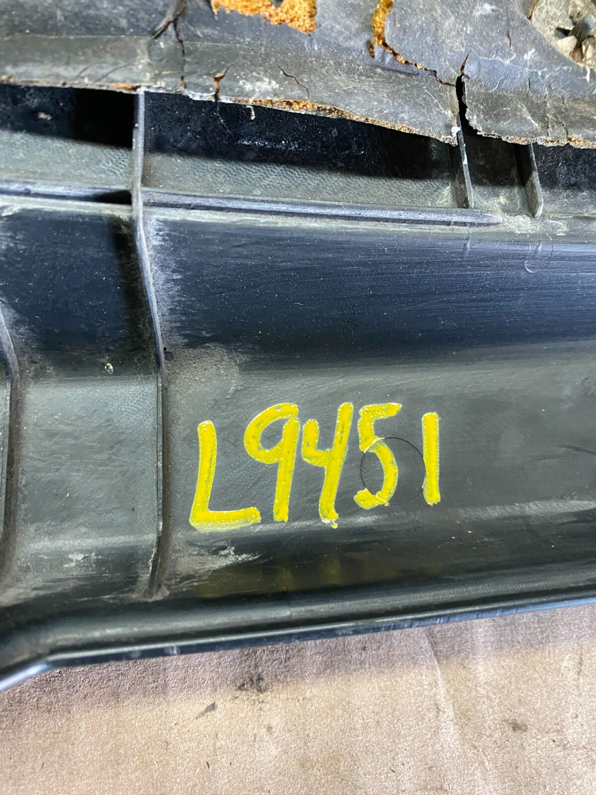 2004 2005 2006 Kia Optima Engine Motor Cover L9451 PS9