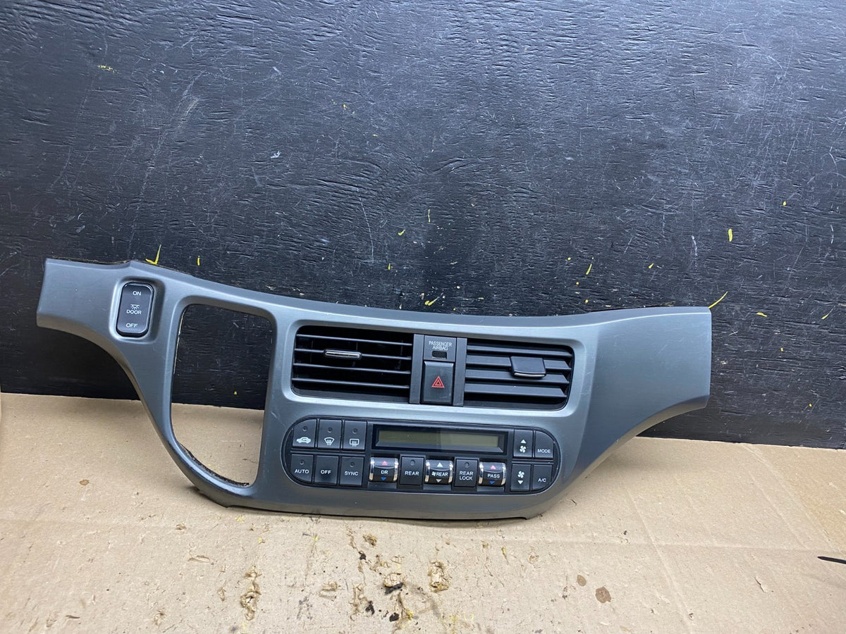 2005 to 2010 Honda Odyssey Radio Climate Control Dash Trim Bezel U5794 DG0