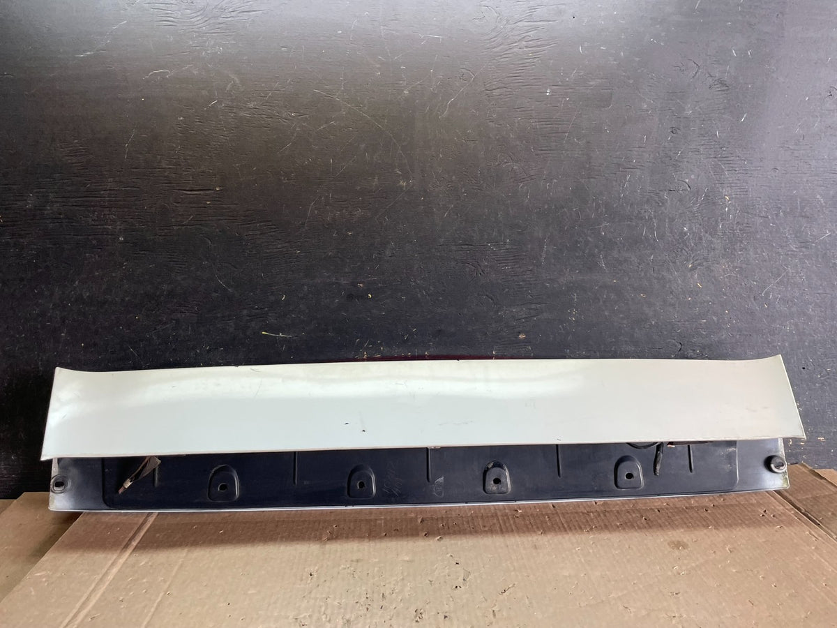2002-2013 Cadillac EscaladeRear Upper Spoiler 3rd Third Brake Light ab3137 DG6
