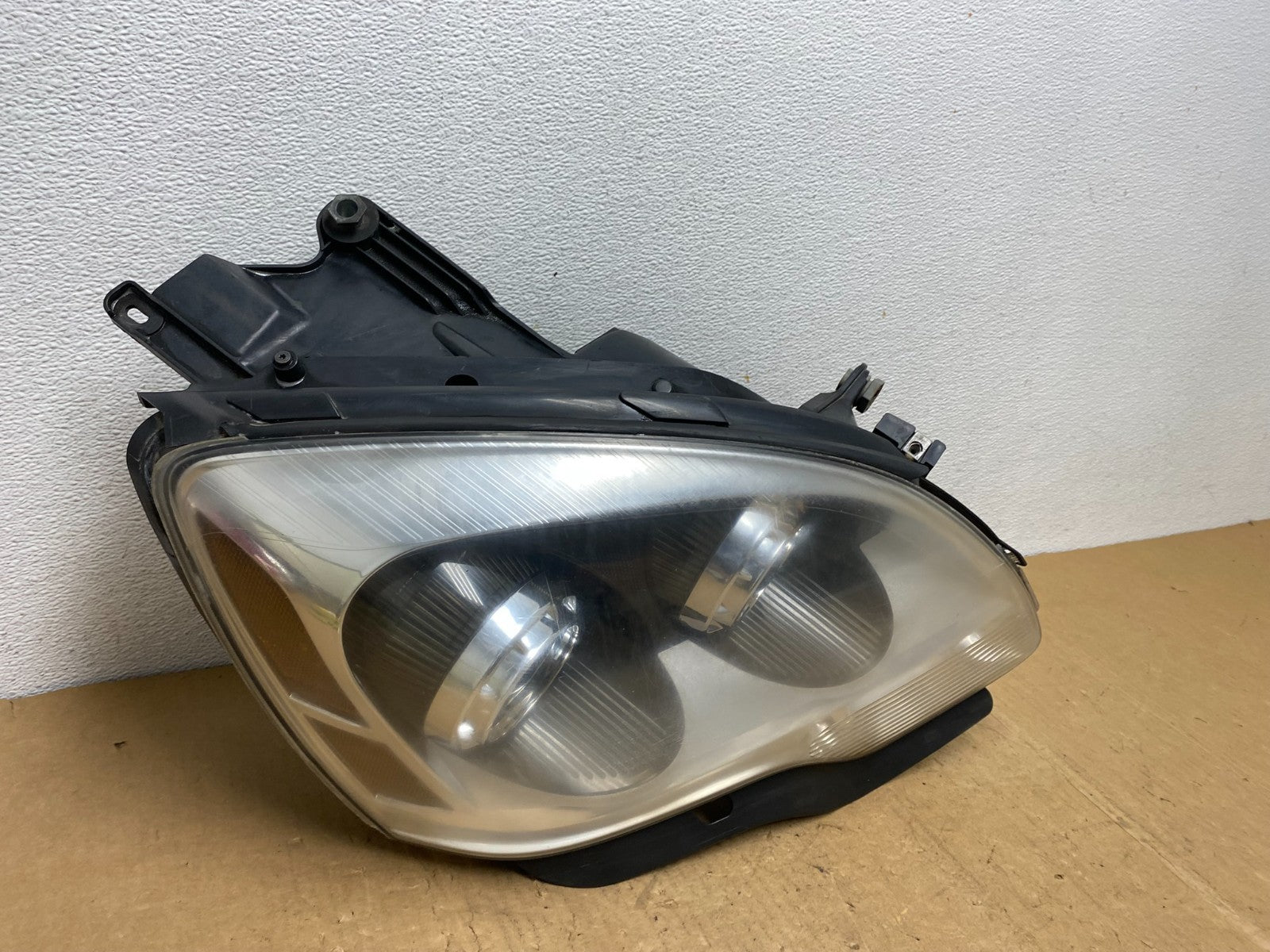 2007-2012 Gmc Acadia Halogen Headlight Right Passenger Side AD1317 DW2