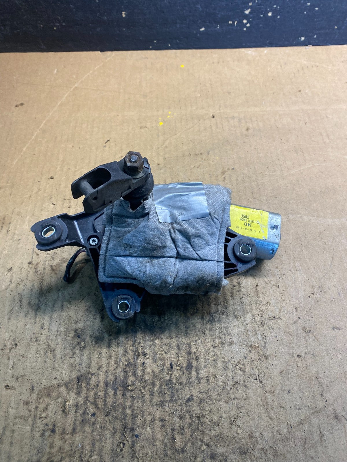 2011 to 2019 Ford Explorer Rear Windshield Wiper Motor OEM z2444 DG3