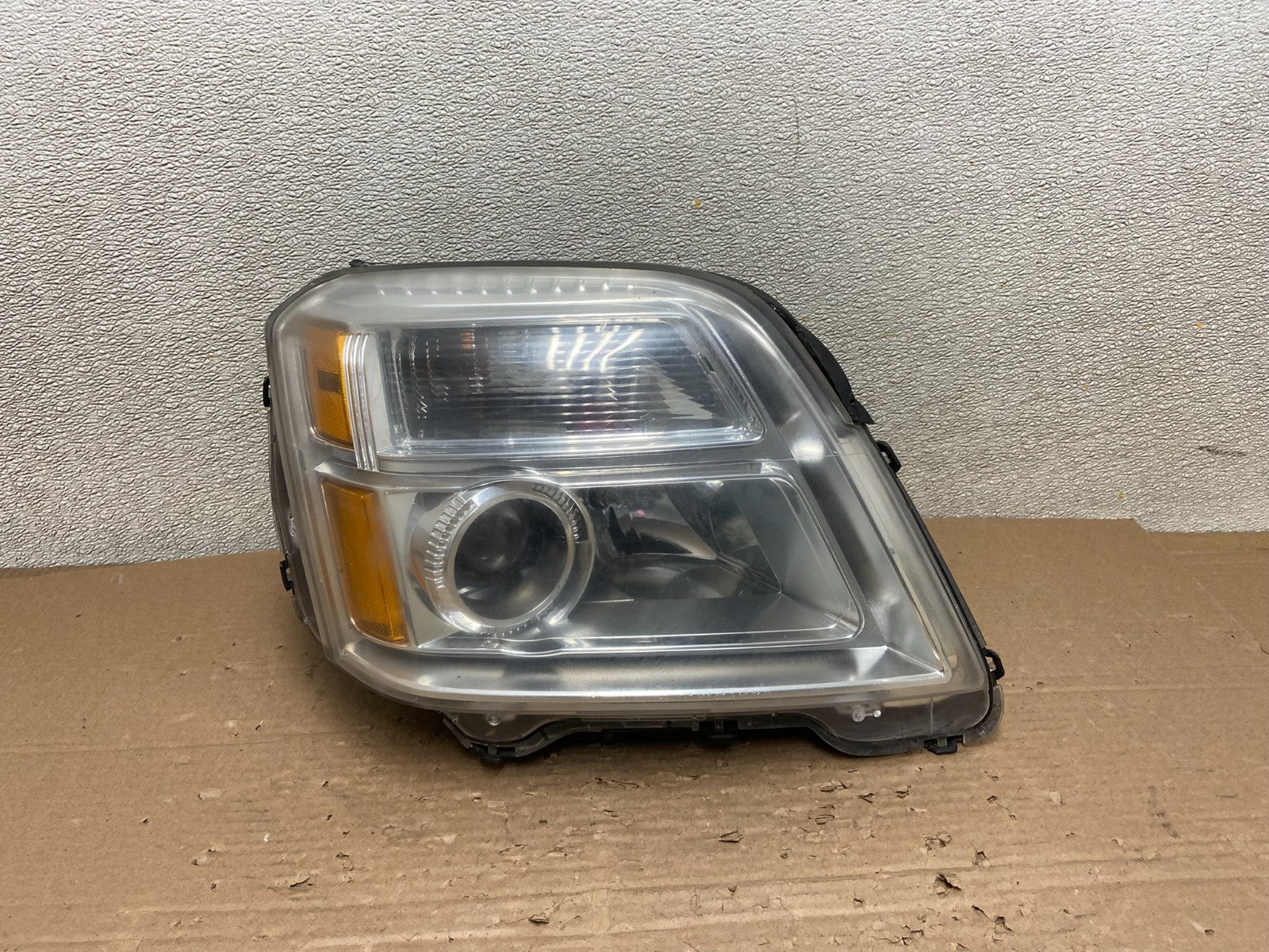 2010 to 2015 GMC Terrain Halogen Passenger Right Rh Side Headlight Oem AB1547 DW0