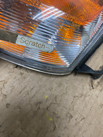 2000-2001 Nissan Xterra Right Passenger Turn Signal Headlight Light W0888 DW4