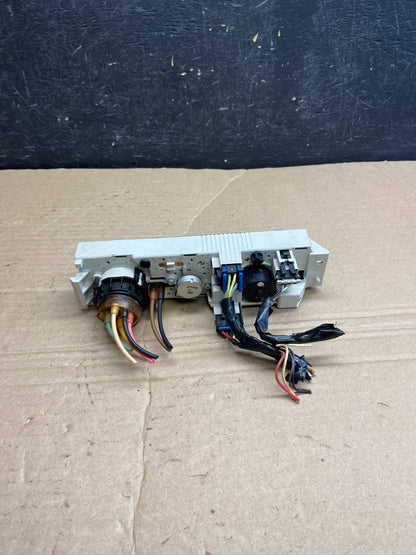2001 - 2007 GMC Chevrolet Express 1500 Climate Control A/C AF1902 DG4