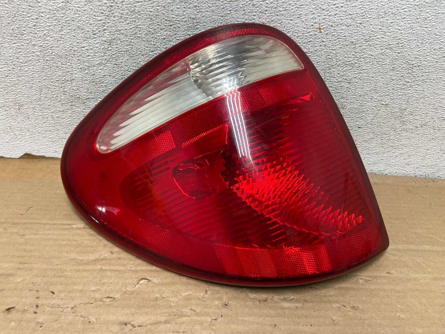 2004 to 2007 Dodge Grand Caravan Left Driver Lh Tail Light DEPO AG8337 LK0