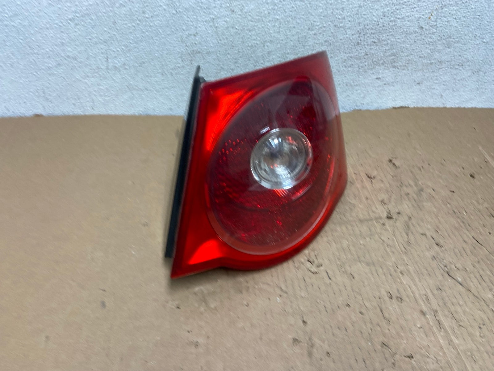2005 2006 2007 Volkswagen Jetta Right Passenger Rh Side Tail Light AD8147 LK2