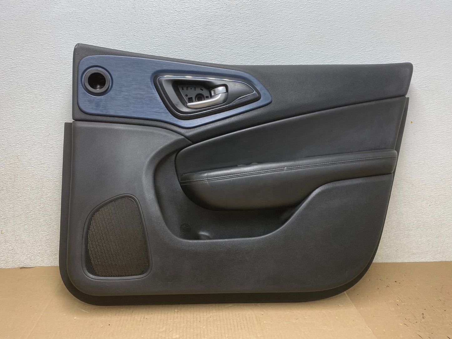2015 to 2017 Chrysler 200 Front Right Passenger Side Door Panel OEM L6057 DG0
