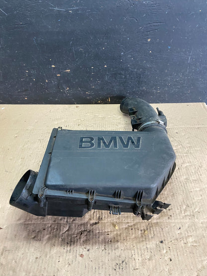 2007 to 2010 BMW X5 Air Intake Cleaner Filter Housing Box OEM O0618 DG0