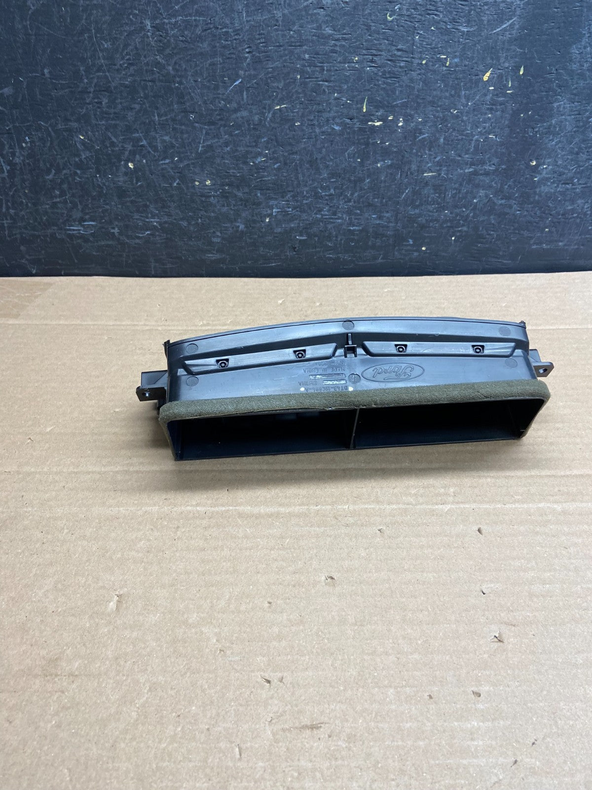 2011 to 2014 Ford Edge Center Dash Radio Panel Air Vent ag5097 DG3