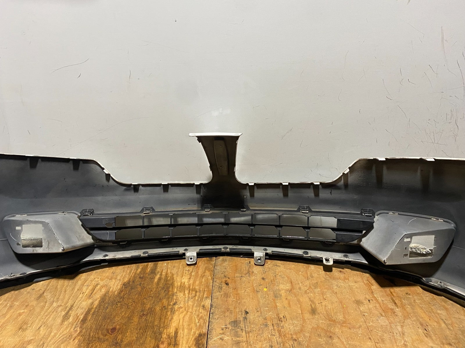2010 to 2012 Lincoln MKT Front Bumper Cover R175310