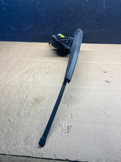 2007 to 2013 BMW X5 E70 Rear Windshield Wiper Motor AD5075 DG2