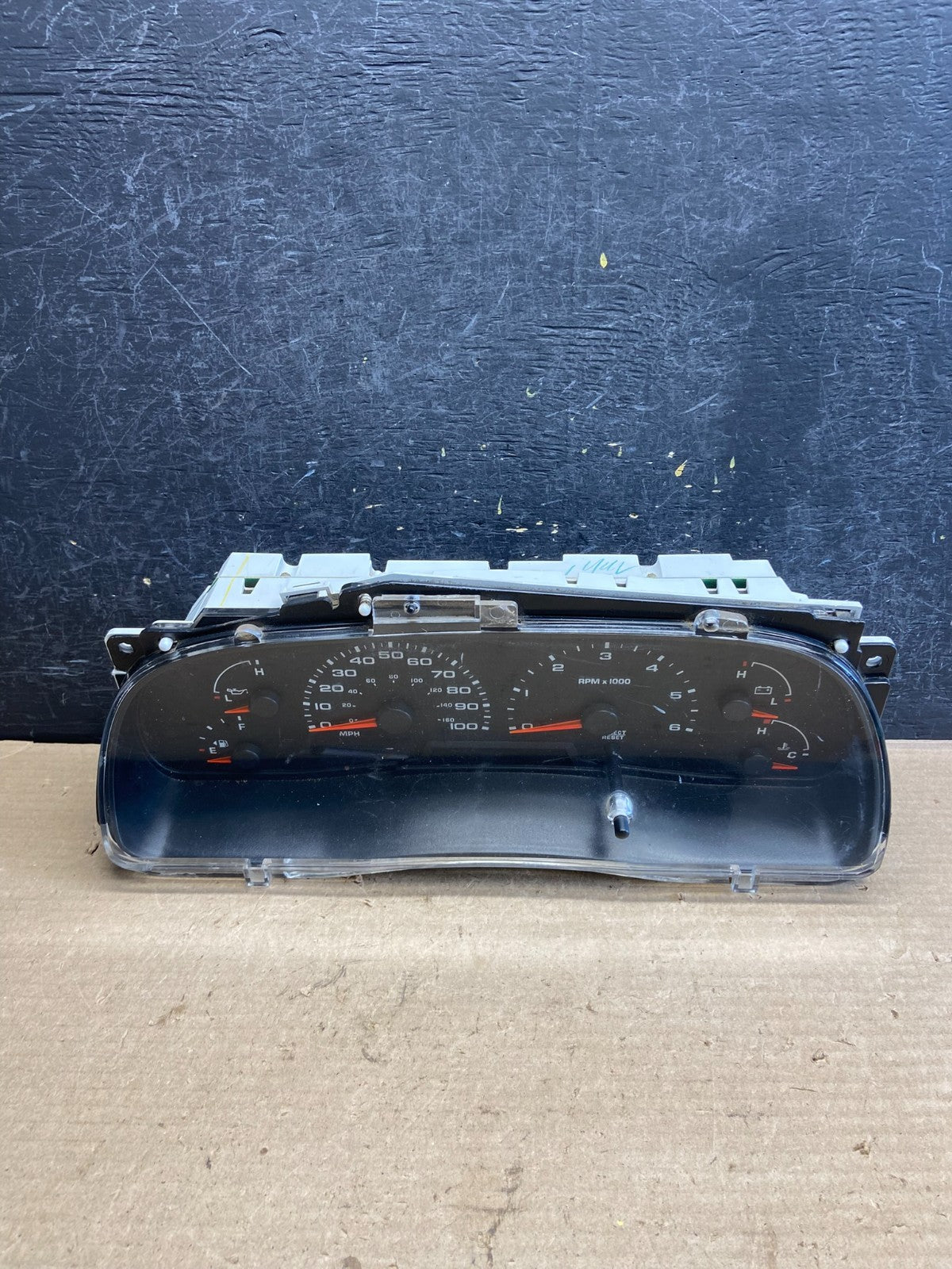 2000 2001 2002 Ford Expedition Speedometer Instrument Gauge Cluster AB9370 DG0