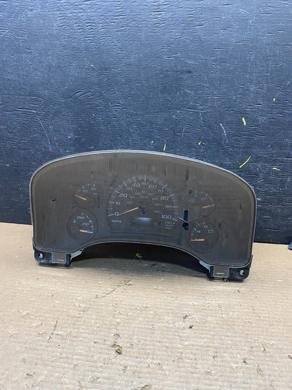 2003 to 2007 Chevrolet Express Speedometer Cluster Gauge 25755008 S8830 DG0