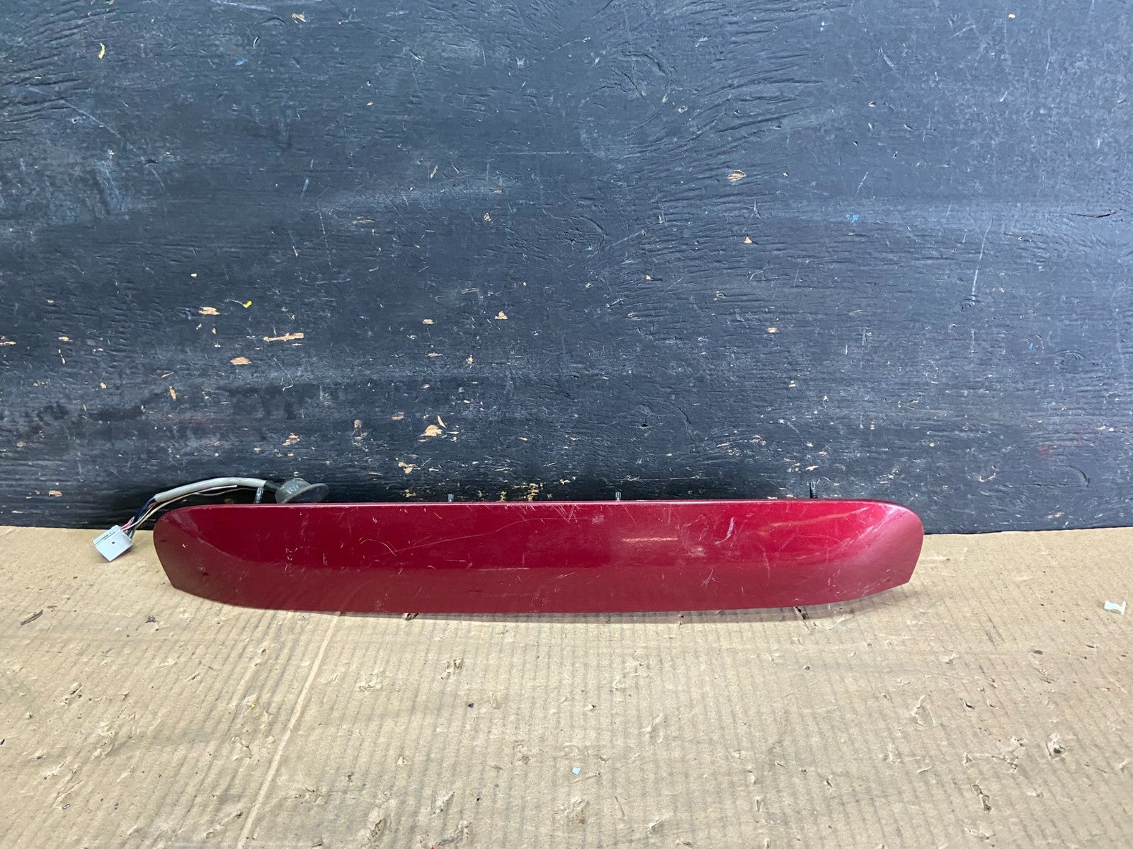 2008-2012 Buick Enclave Trunk Lid Finish Panel Moulding w/ Camera OEM R5492 DG0