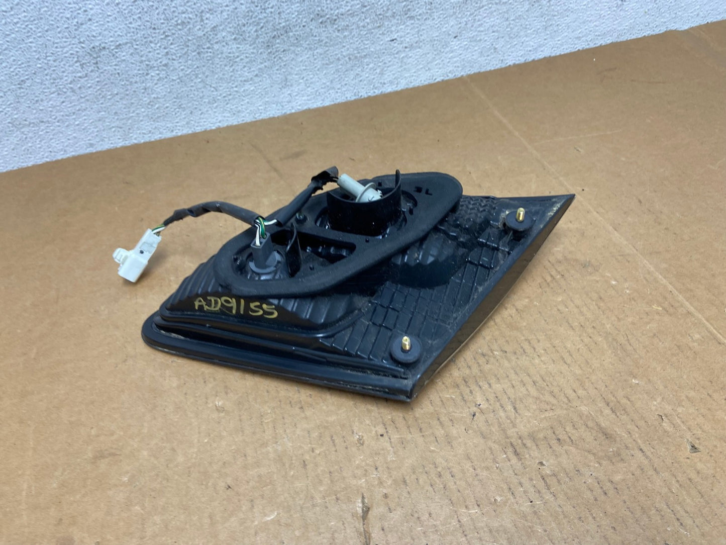 2002 2003 2004 Lexus ES300 ES330 Left Driver Lh Inner Tail Light AD9155 LK5