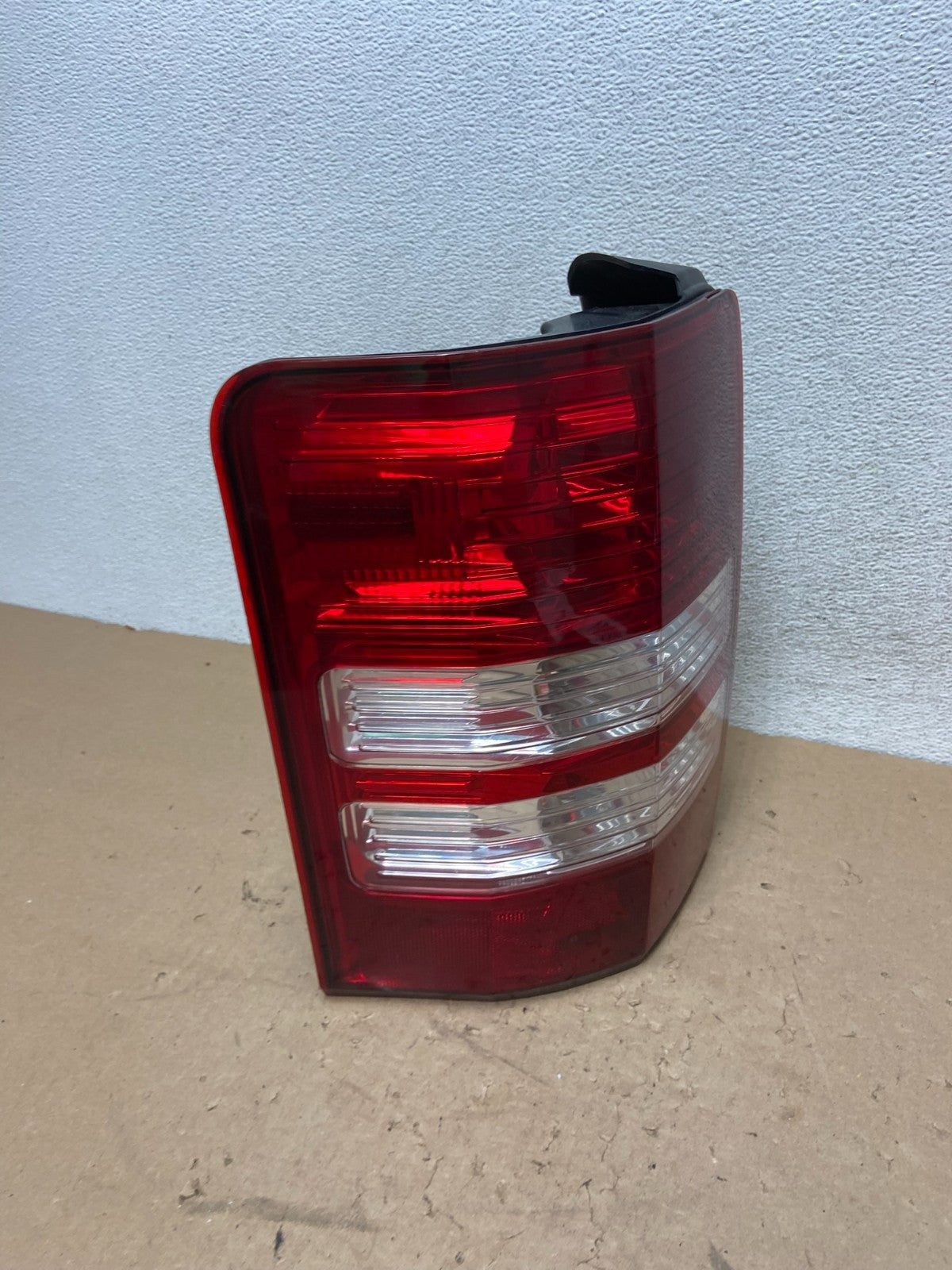 2008 to 2012 Jeep Liberty Left Driver Side Lh Tail Light AG43172